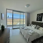 Apartment Sea Breeze By The Coast *