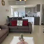 Apartment Sea Breeze By The Coast