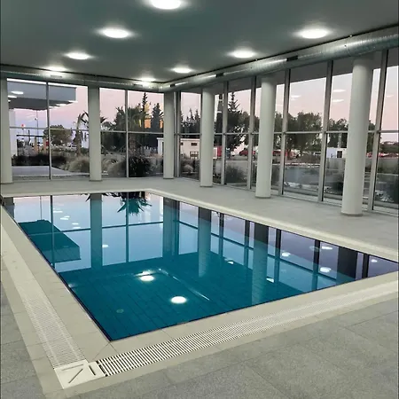 Sea Breeze Suites By The Coast דירה Vokolidha