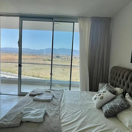 Sea Breeze Suites By The Coast * Vokolidha