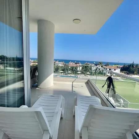 아파트 Sea Breeze Suites By The Coast