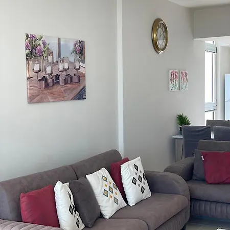 Sea Breeze Suites By The Coast Vokolidha