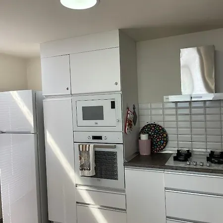 Sea Breeze Suites By The Coast *