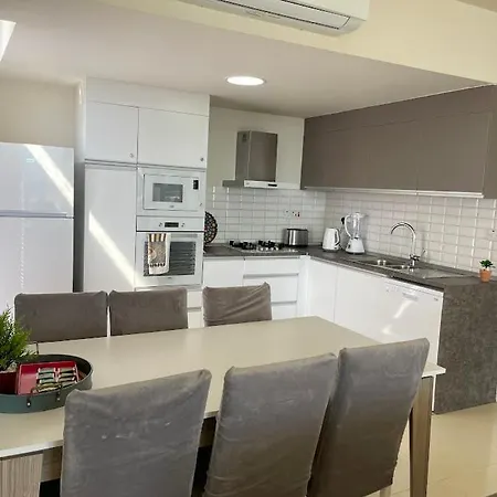 Sea Breeze By The Coast Apartamento *