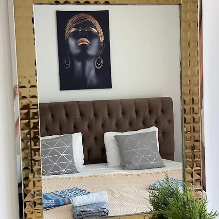 Sea Breeze Suites By The Coast Lägenhet *