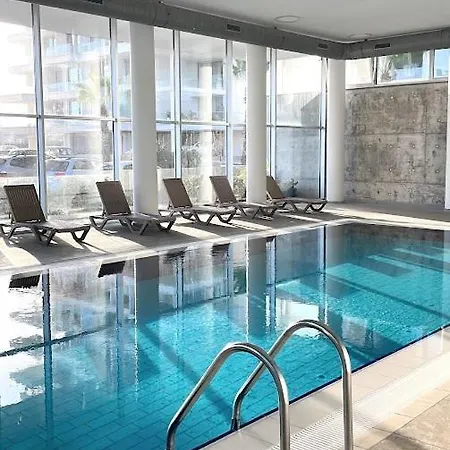 Sea Breeze Suites By The Coast Lägenhet *