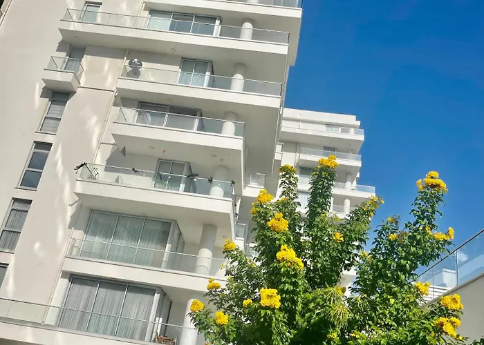 Sea Breeze By The Coast *