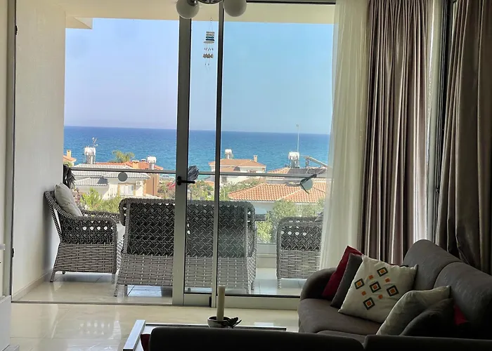 Sea Breeze By The Coast Apartmán