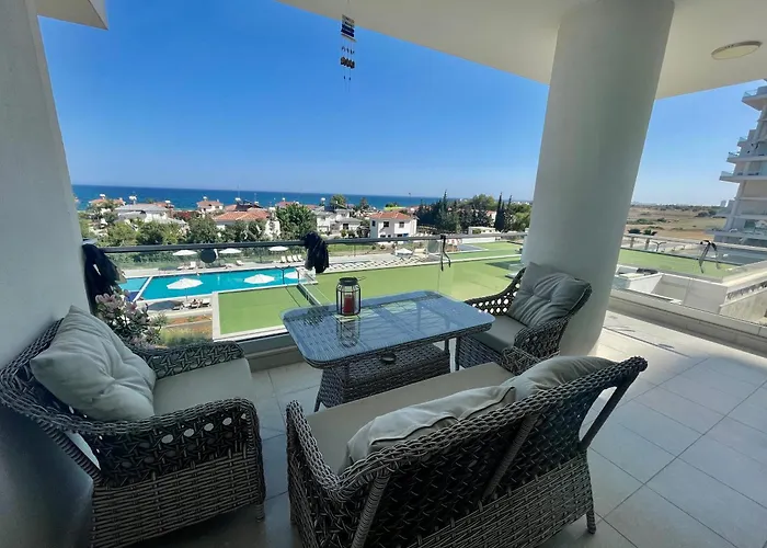 Sea Breeze By The Coast Apartmán *